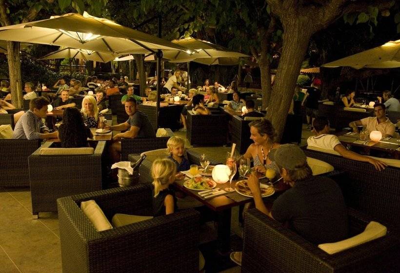 فندق Playa Montroig Camping Resort