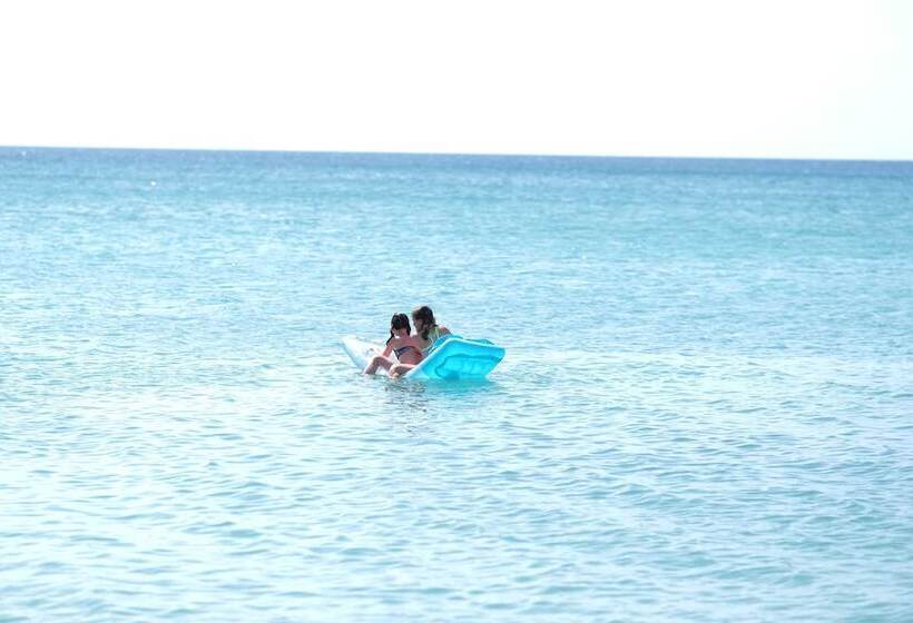 فندق Playa Montroig Camping Resort