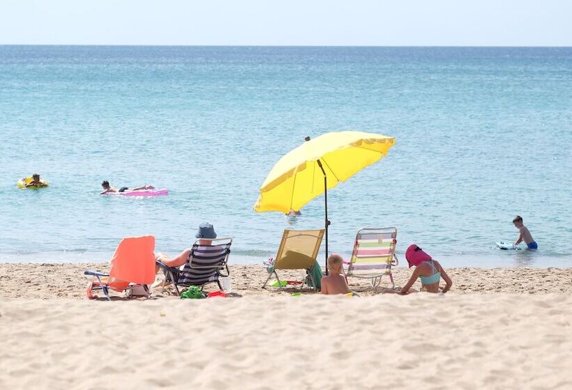 ホテル Playa Montroig Camping Resort