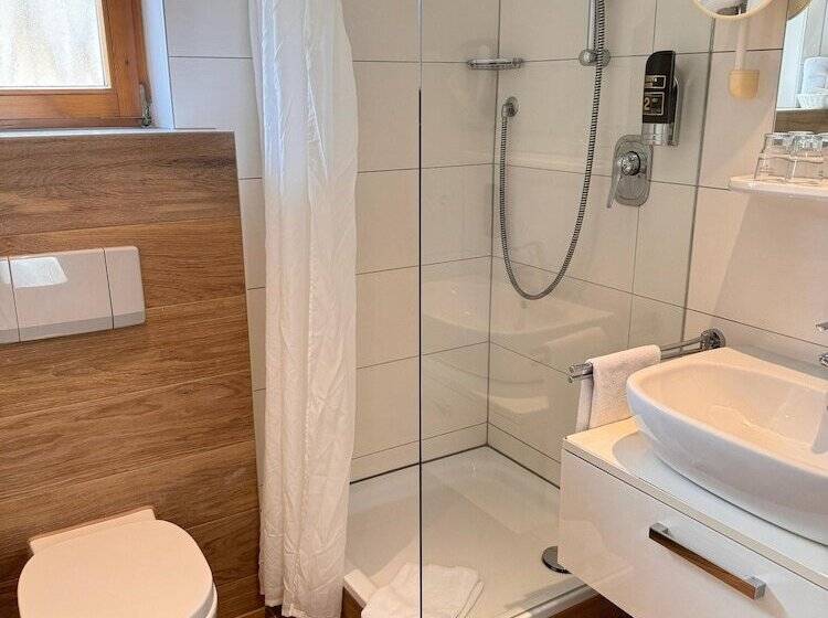 ホテル Restaurant Bastenhaus