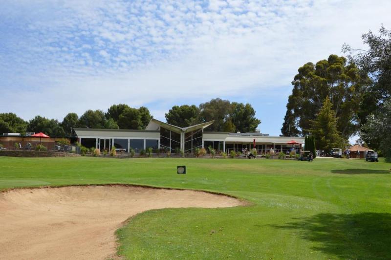 مُتل Renmark Resort