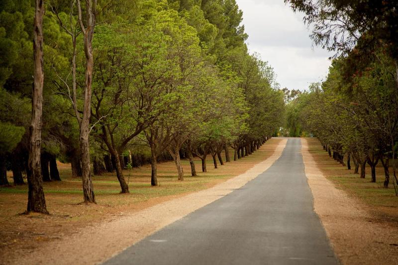 مُتل Renmark Resort