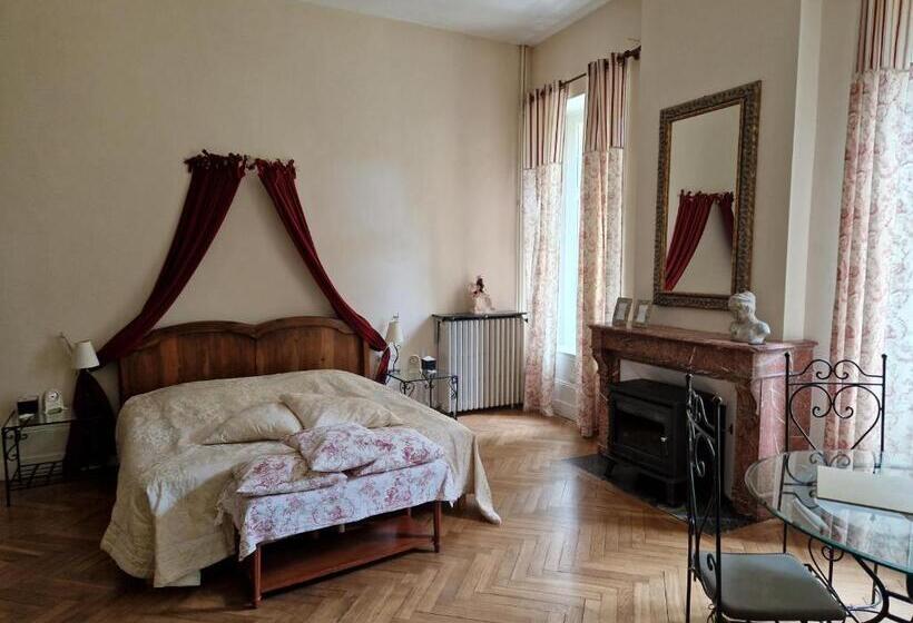 膳宿费 Chateau De Viviez