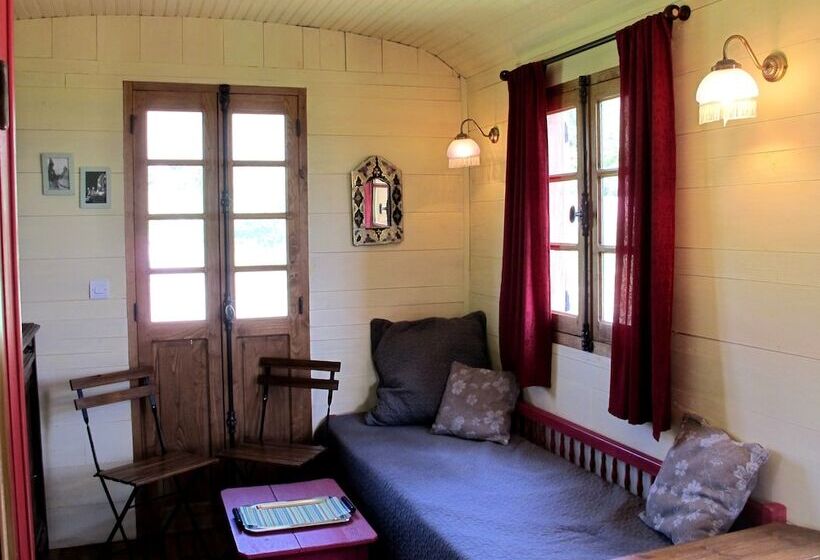 ペンション Les Roulottes Du Lauragais