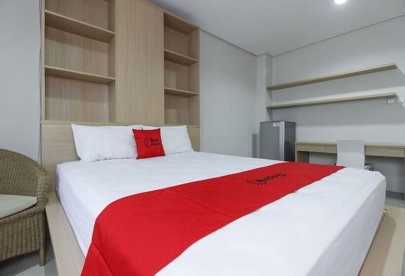 پانسیون Reddoorz @ Patal Senayan 4