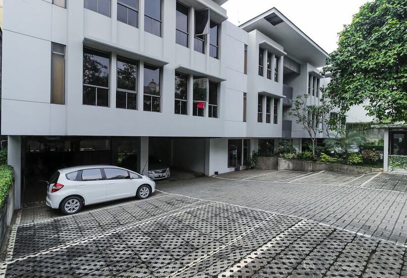 پانسیون Reddoorz @ Patal Senayan 4