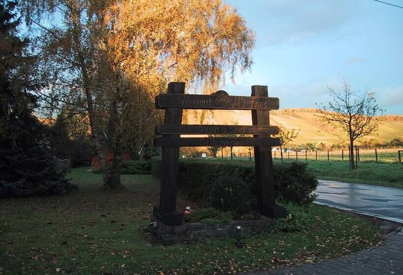 ペンション Wein Und Gaestehaus Fries