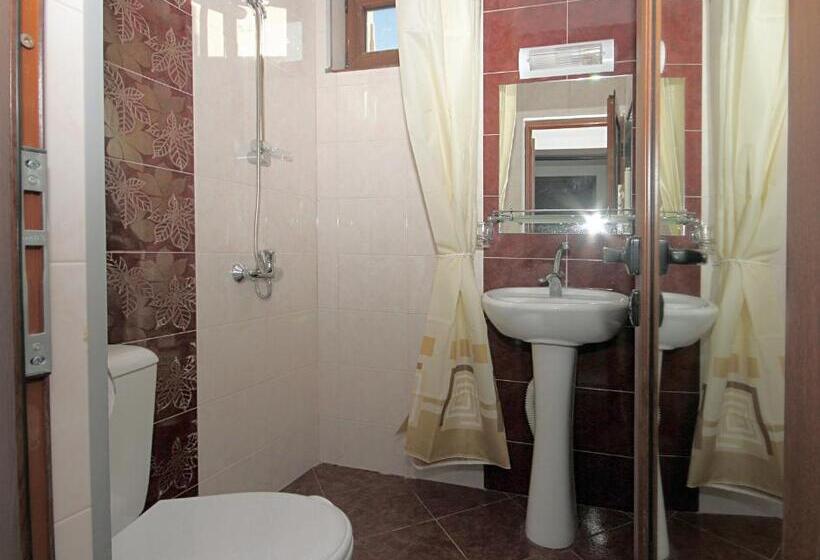 פנסיון Yan Bibiyan Guest House