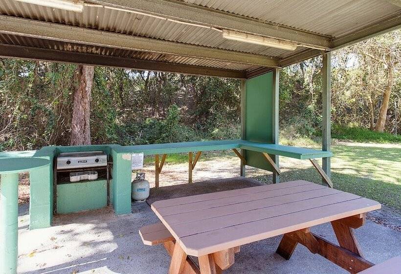 منتجع Grassy Head Holiday Park