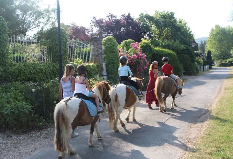 리조트 Village Vacances La Vallée De L Yonne