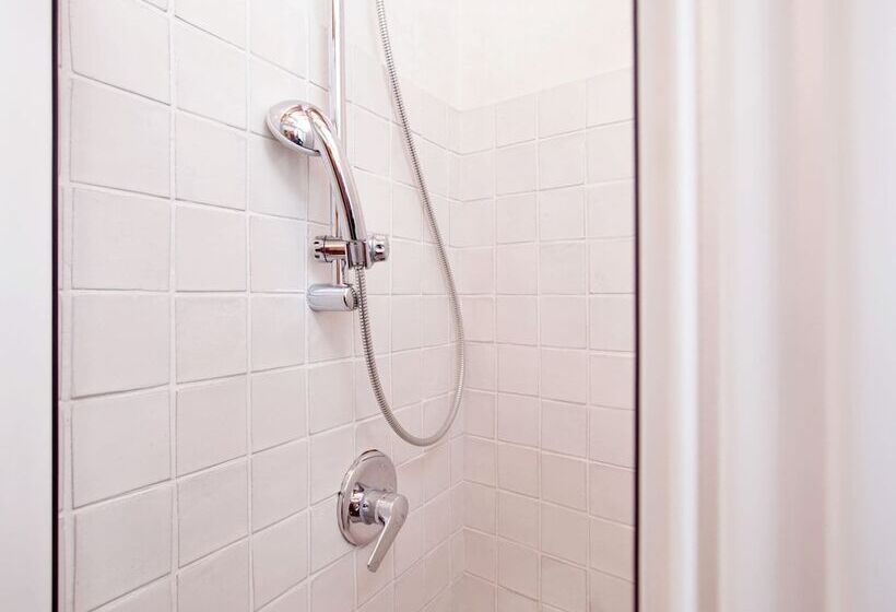 Detached Villa For 6 Pers. With Outdoor Swimming Pool