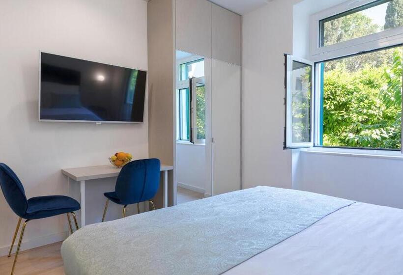Пансион Green Park Luxury Rooms