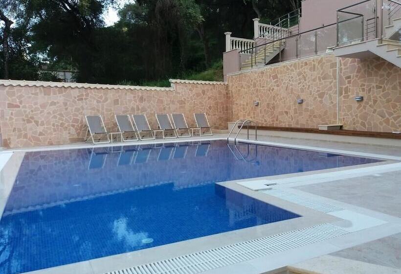 پانسیون Michaelangelo Boutique Parga