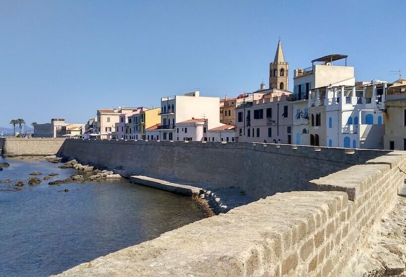 تختخواب و صبحانه Alghero Roof Garden