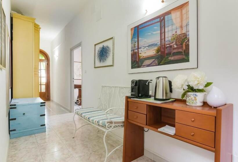 تختخواب و صبحانه Alghero Roof Garden