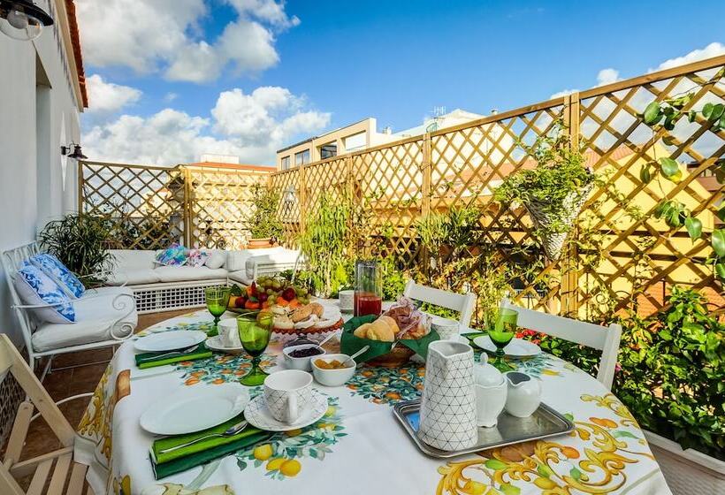 تختخواب و صبحانه Alghero Roof Garden