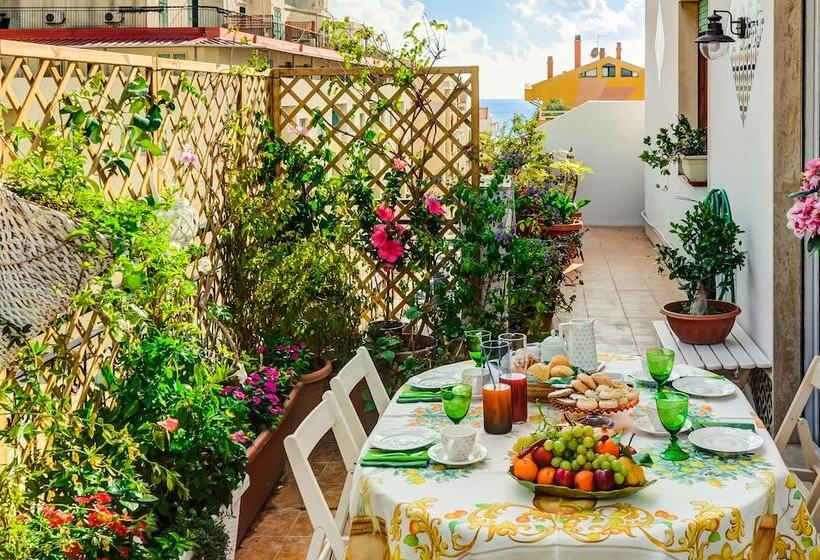 تختخواب و صبحانه Alghero Roof Garden