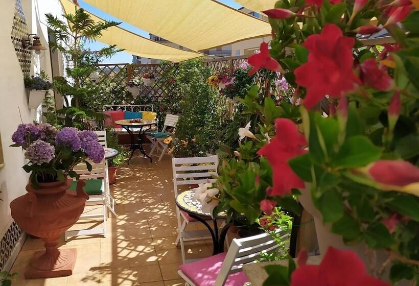 تختخواب و صبحانه Alghero Roof Garden