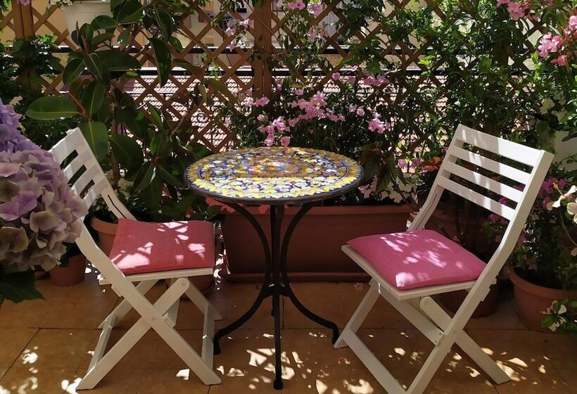 تختخواب و صبحانه Alghero Roof Garden