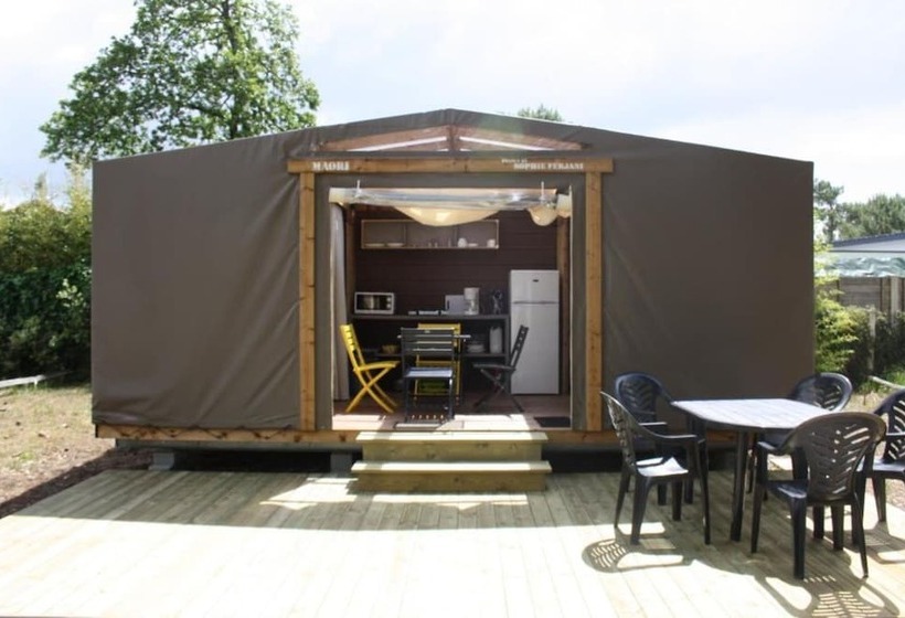 בית מלון כפרי Camping Le Chenal