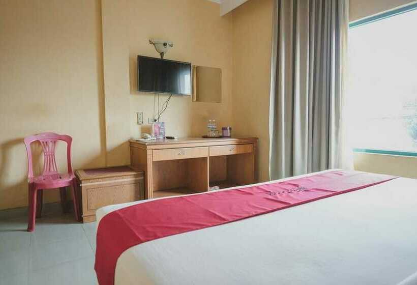 هتل Reddoorz Plus Near Tugu Tari Thehok Jambi