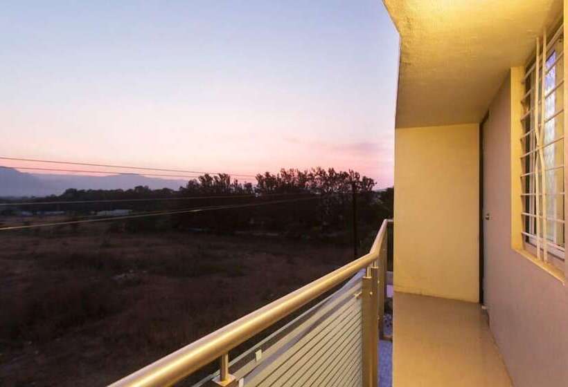 فندق Shri Niwas Executive