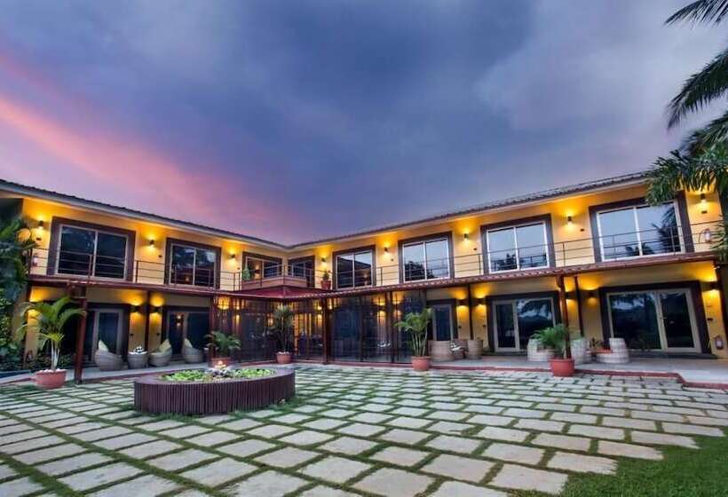 Отель Regenta Beach House Resort, Goa