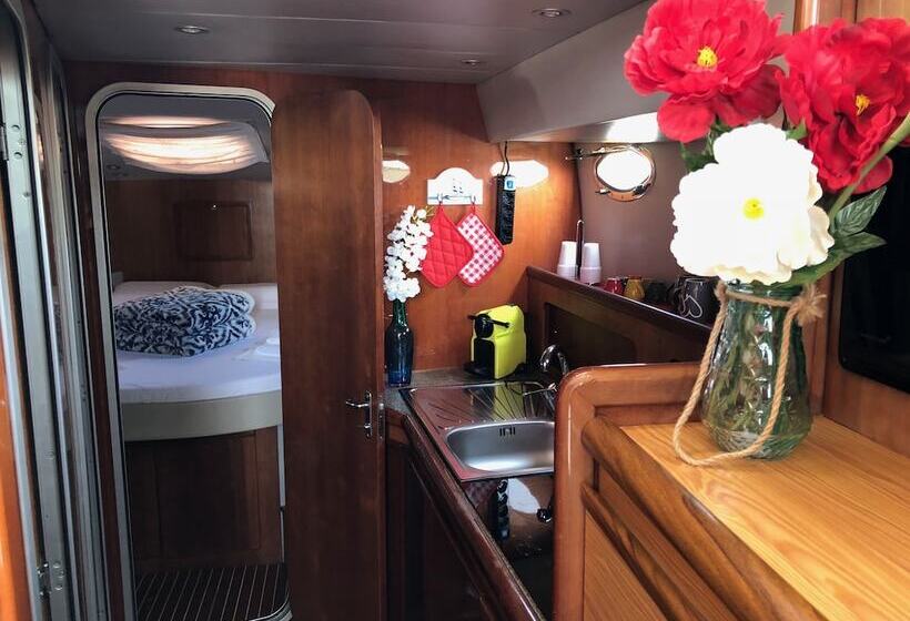 هتل Yacht Suite Castiglione Della Pescaia