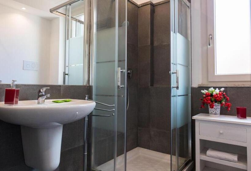 پانسیون My Way   Rooms   Palazzo San Matteo