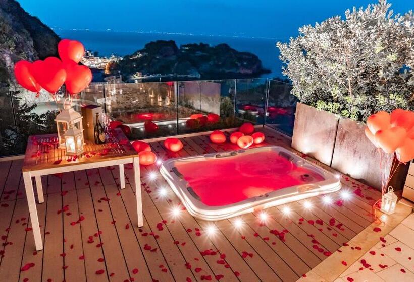 اقامتگاه Isola Bella Infinity Suites