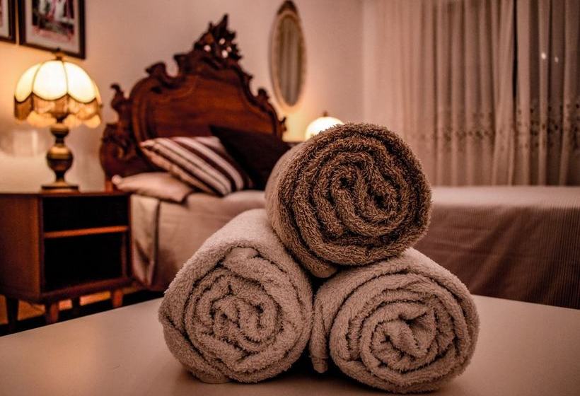 Charming 53 Rooms In Cacilhas Hostel