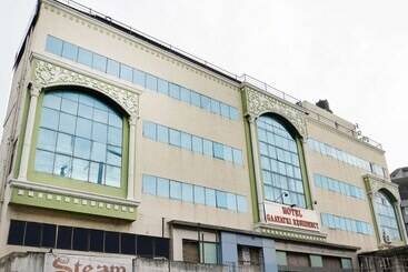 هتل Capital O 46832 Gaayatri Residency