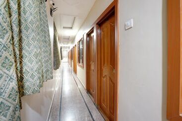 هتل Capital O 46832 Gaayatri Residency