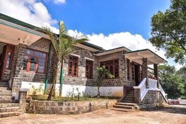 هتل Grand Peak Tea Garden
