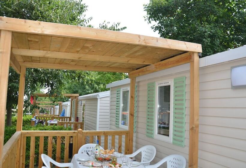 בית מלון כפרי Happy Camp In Amadria Park Camping Trogir