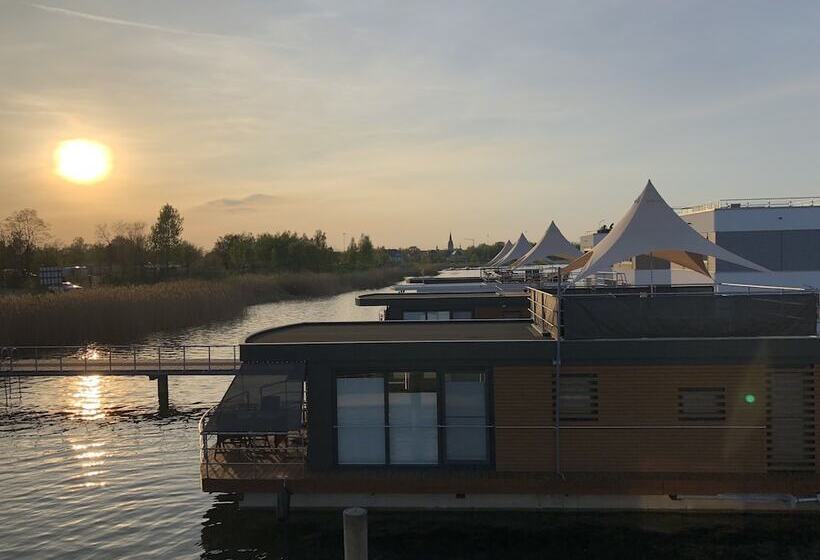 هتل Hausboot Harmonie