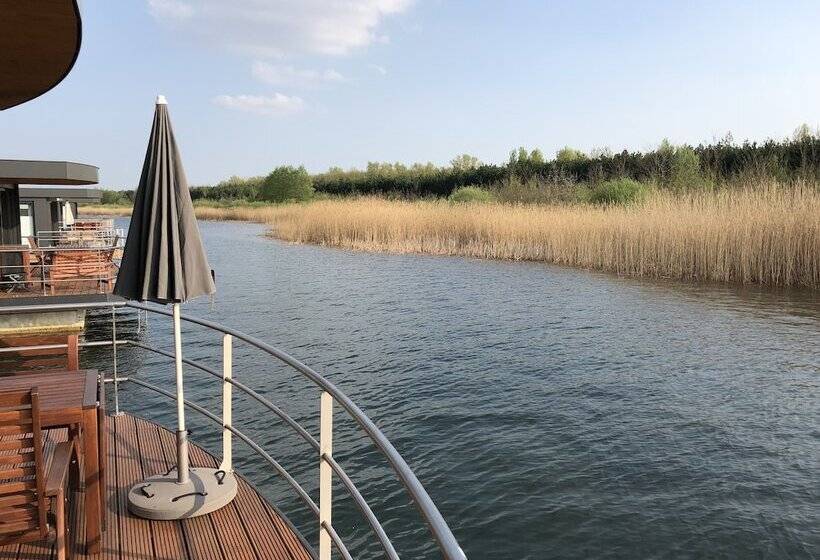 هتل Hausboot Harmonie