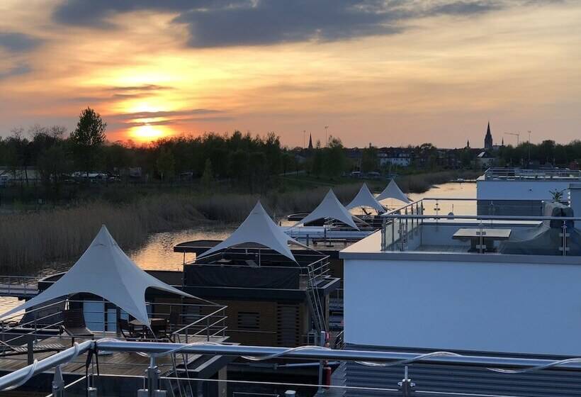 هتل Hausboot Harmonie