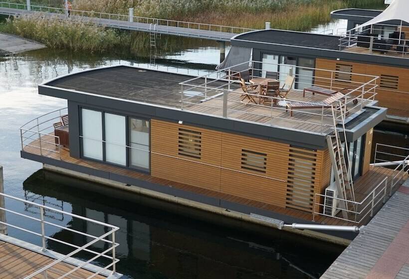هتل Hausboot Harmonie