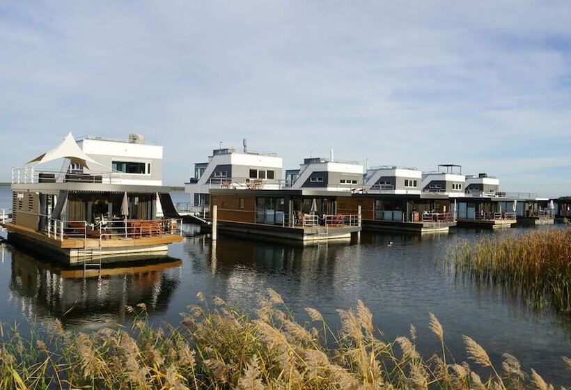 هتل Hausboot Harmonie