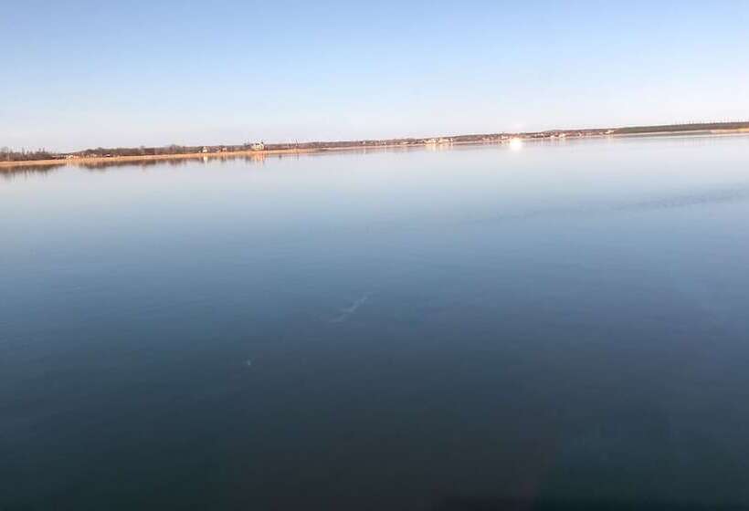 هتل Hausboot Harmonie