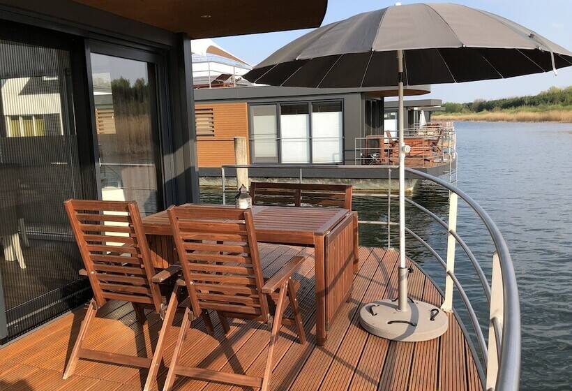 هتل Hausboot Harmonie