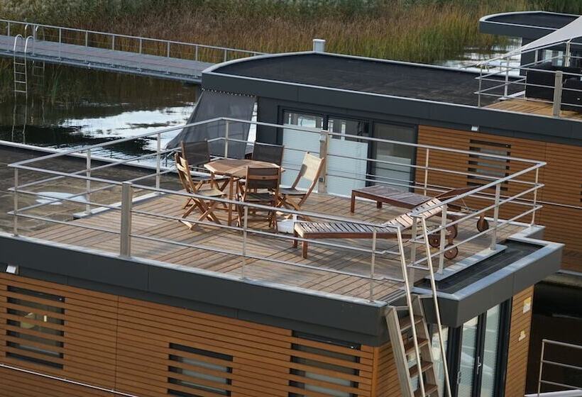 هتل Hausboot Harmonie