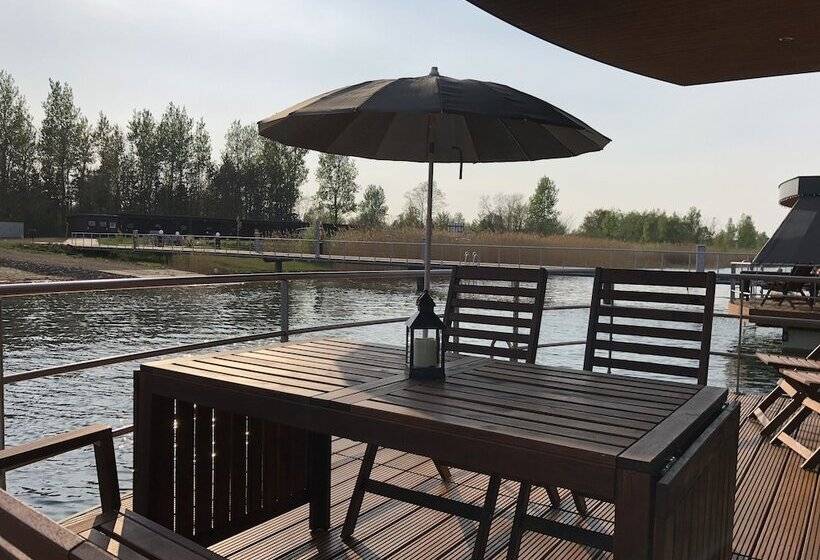 هتل Hausboot Harmonie