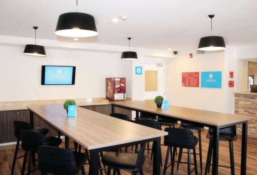 Hotel Noktos Extended Querétaro