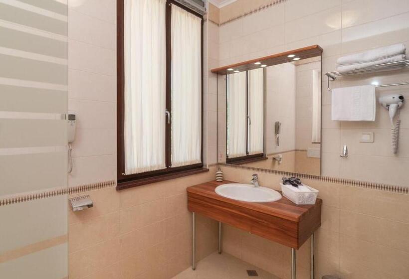 بنسيون Luxury Rooms Near The Beach1