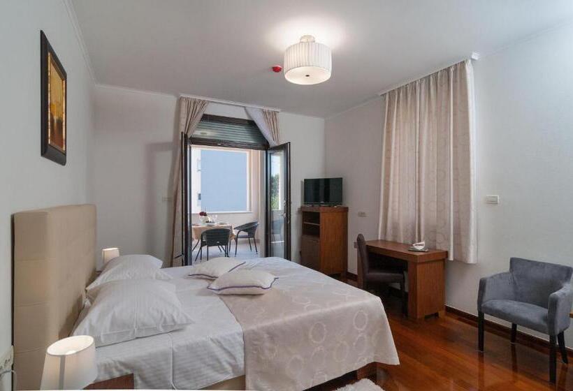 פנסיון Luxury Rooms Near The Beach2