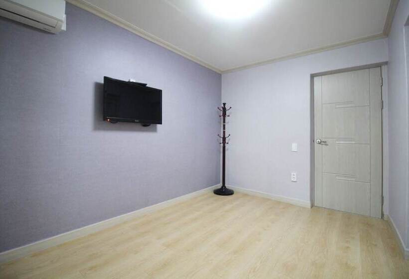 פנסיון Muju Haebaragi Hostel