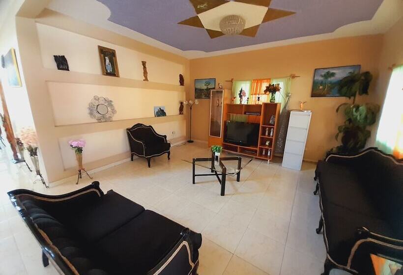 پانسیون Star House