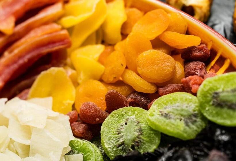 استراحتگاه Alexandra Elegance Bridging Generations